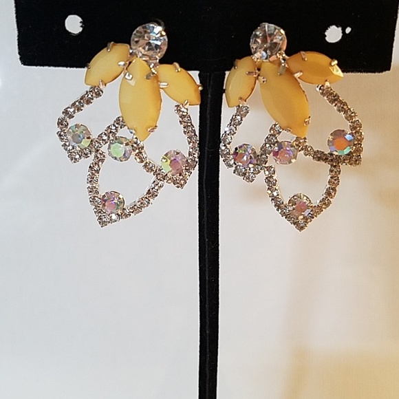 Rhinestone Leaf Pale Yellow Accent 1.5" Earrings - Picture 1 of 1